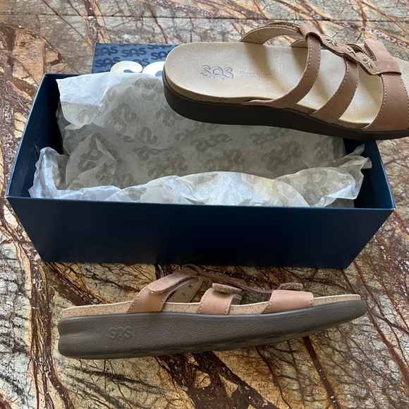 SAS Sandals size 9 - Picture 7 of 10